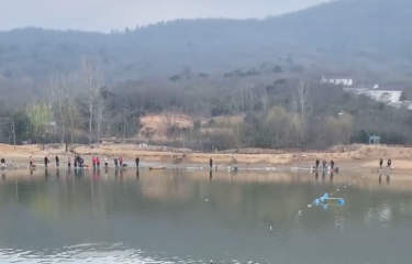 镇江东斛路亚垂钓中心