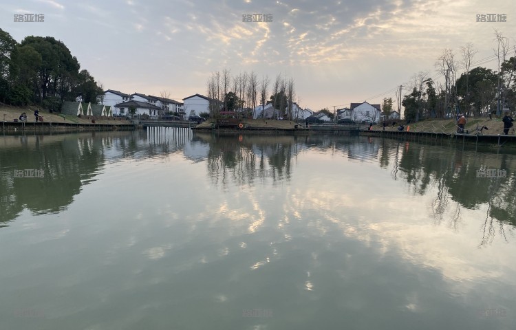 上海友间路亚召稼楼店